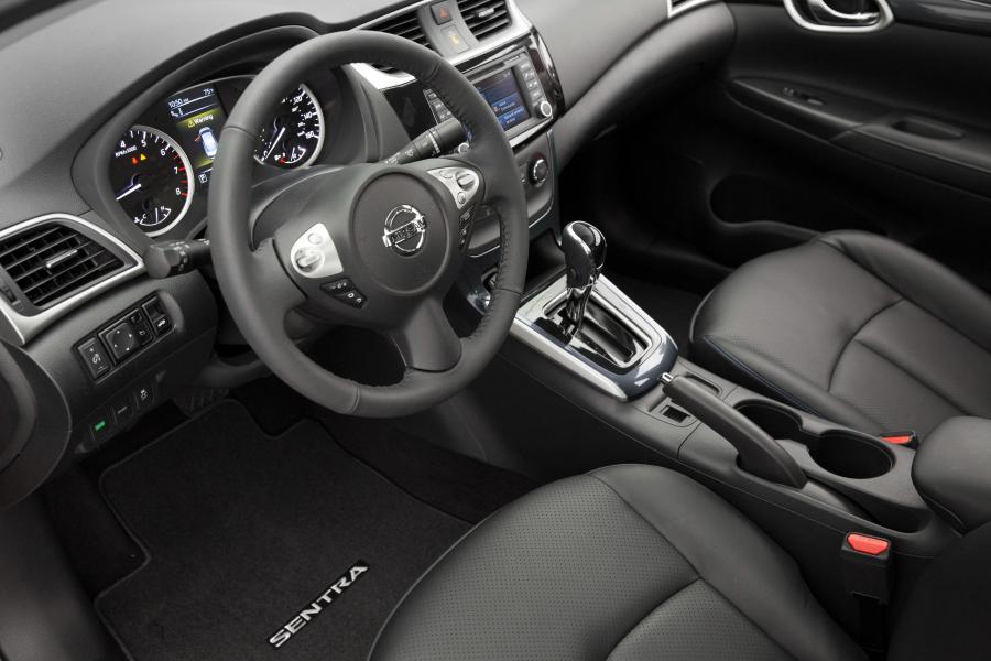  Nissan Sentra SR 2016 года  (фото 8 из 10)